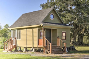 Cozy New Iberia Tiny Home with Screened Porch